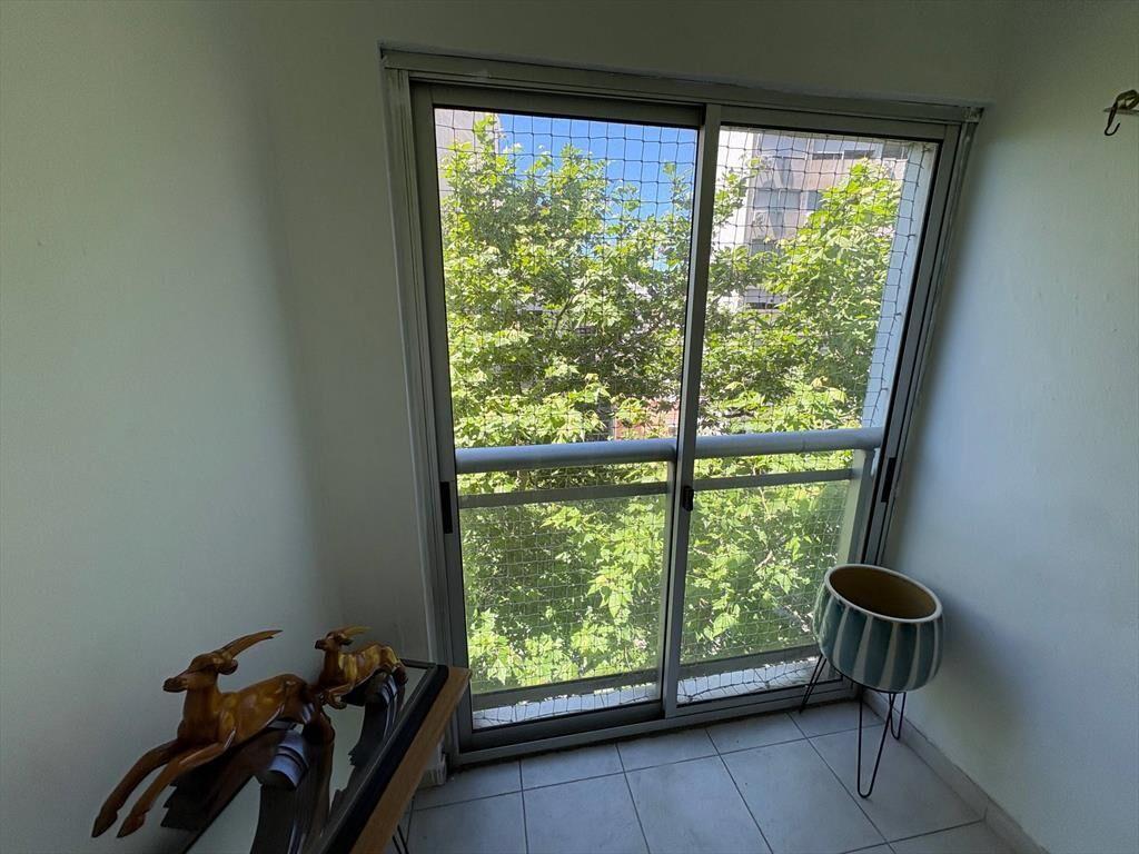 Alquiler - Apartamento con un dormitorio y terraza en Tres C