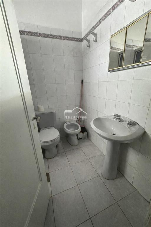 Venta apartamento 3 dormitorios con balcón y patio (alquila