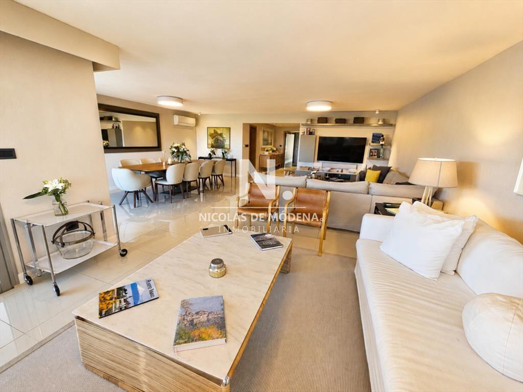 En venta en apartamento de 4 dormitorios con a