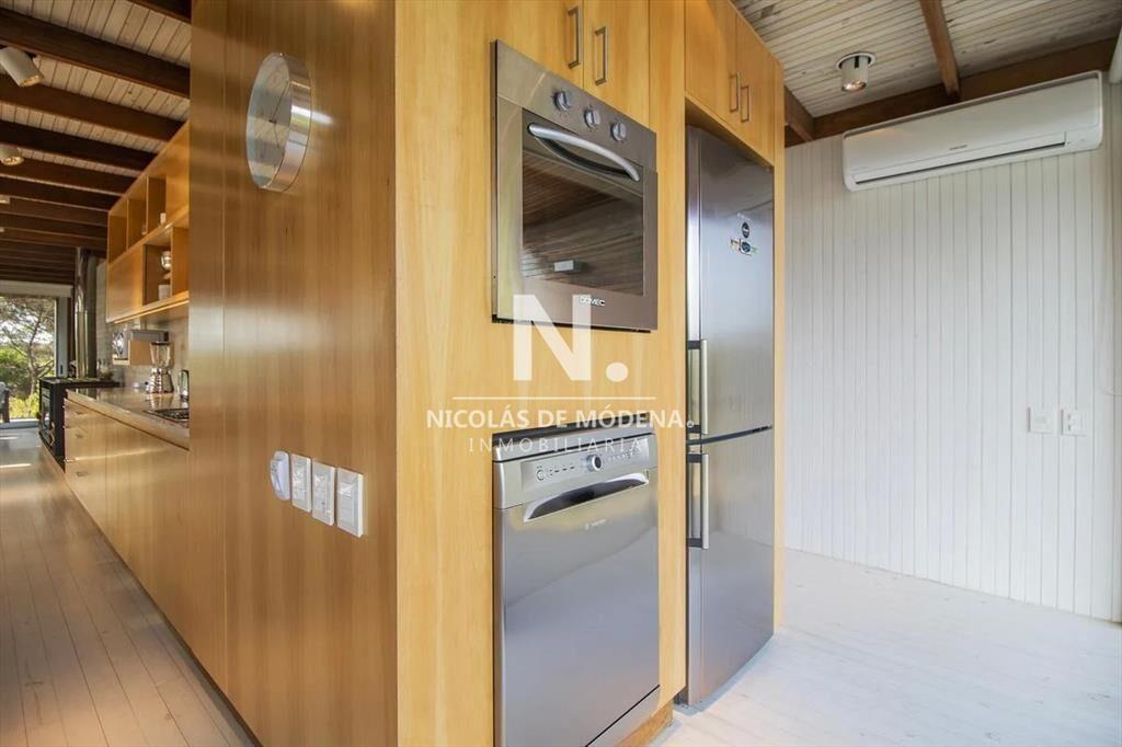 Casa en venta de 4 dormitorios en Laguna