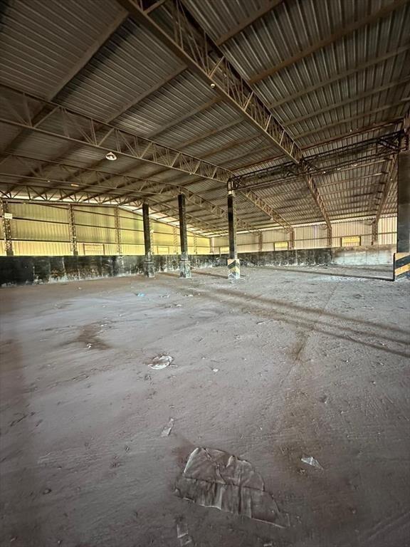 Venta depósitos y gran terreno Fray Bentos