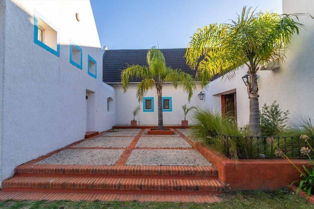 CASA EN VENTA CON VISTA AL MAR EN BELLA VISTA