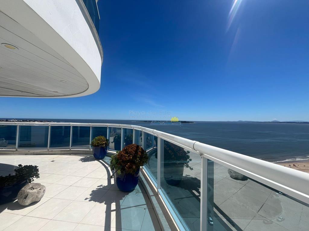 Apartamento en Venta de 4 Dormitorios en Torre ,