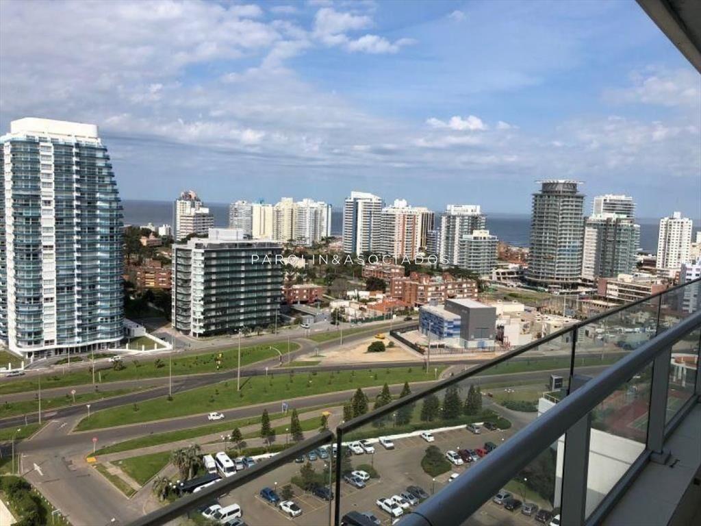 Apartamento en venta de 2 dormitorios en Season