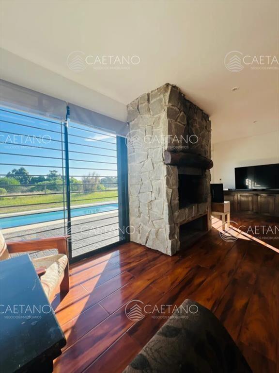 Venta casa tres dormitorios. Club Del Lago. Punta