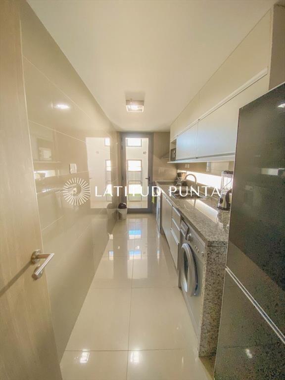 Piso alto con vista brava, dos suites