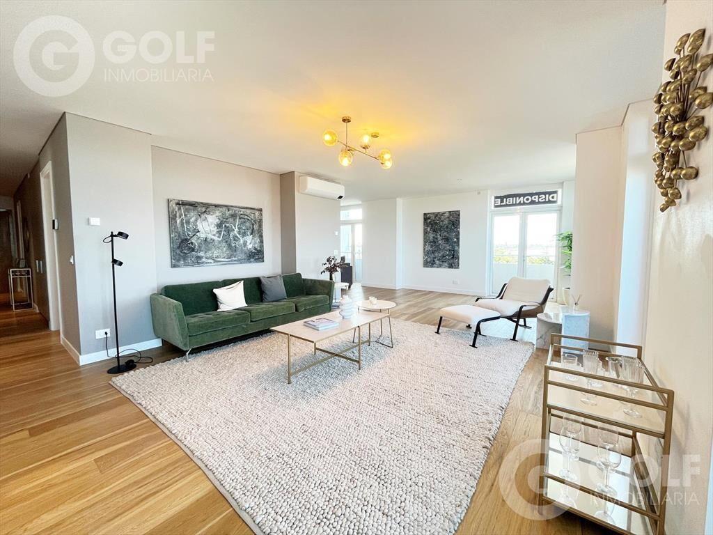 Venta de Apartamento de 4 Dormitorios en la Rambla de Carra