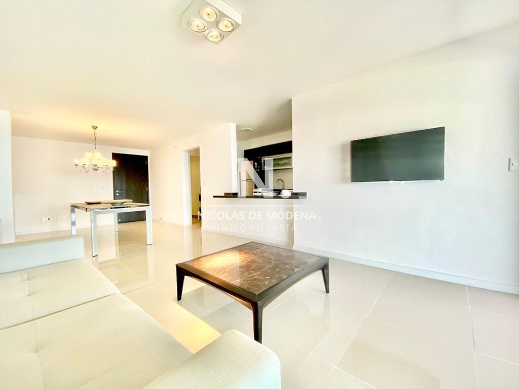 Apartamento en Venta Punta del Este con Buen Al