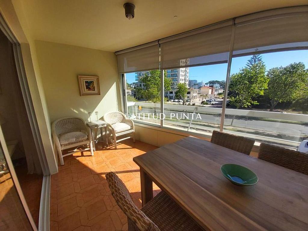 Apartamento en Roosevelt, 3 dormitorios más