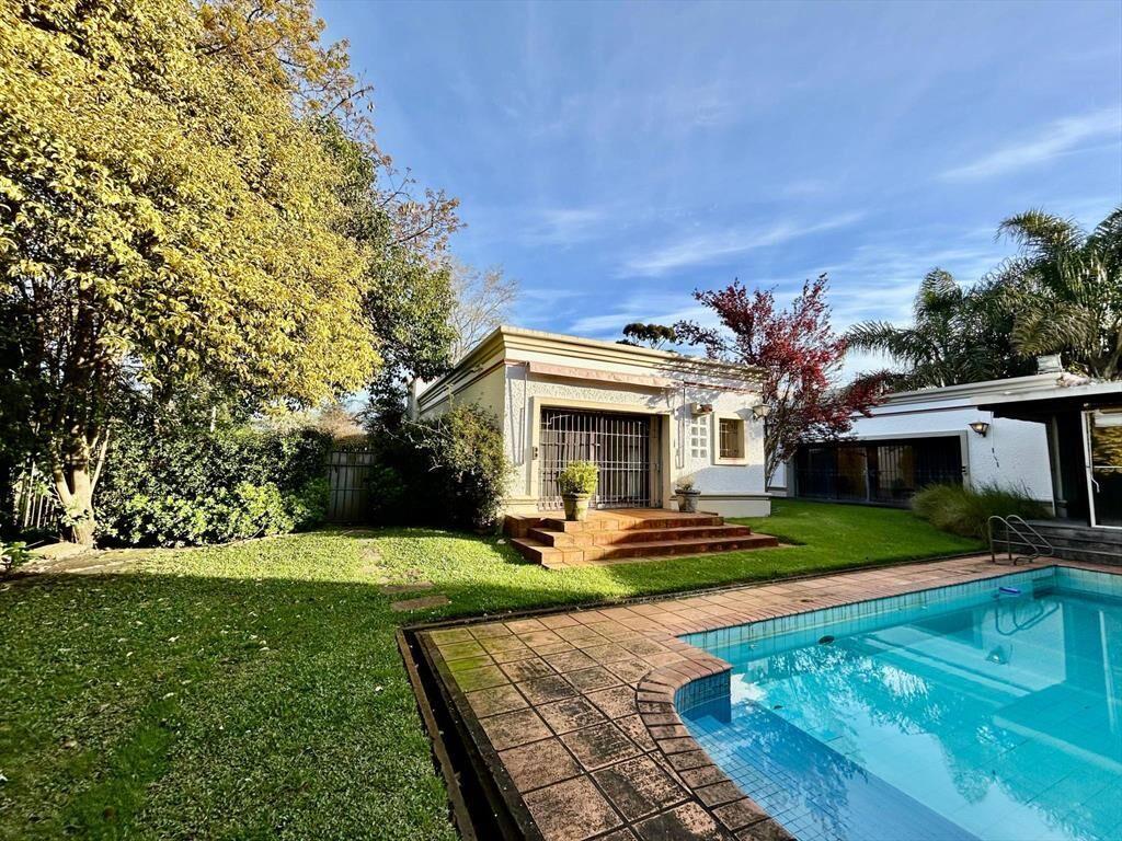 Venta de casa para oficinas en importante esquina de Carrasc