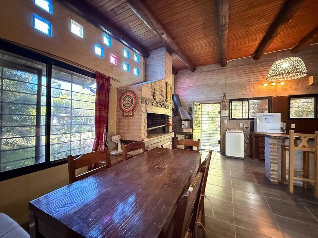 SE VENDE CASA 2 DORMITORIOS, BARBACOA GUAZUVIRA
