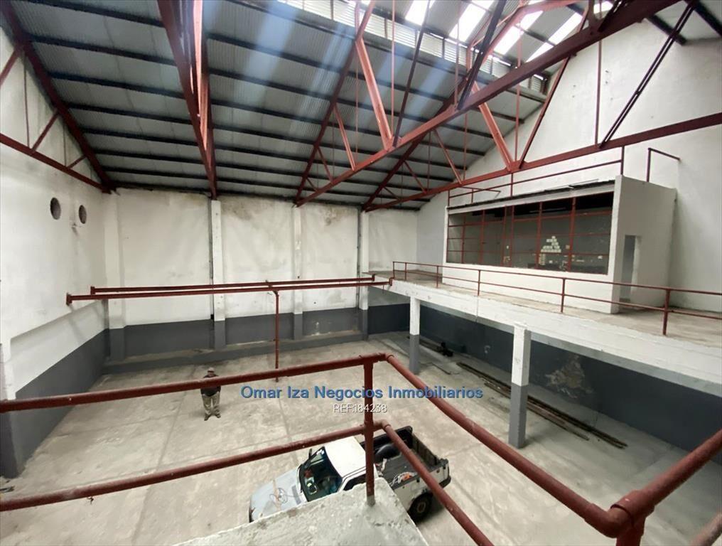 Venta local comercial + galpon + casona centro