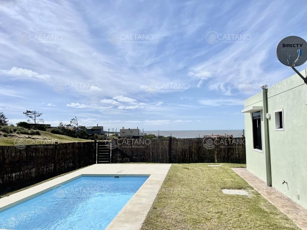 Venta casa - 2 dormitorios + Piscina - Punta