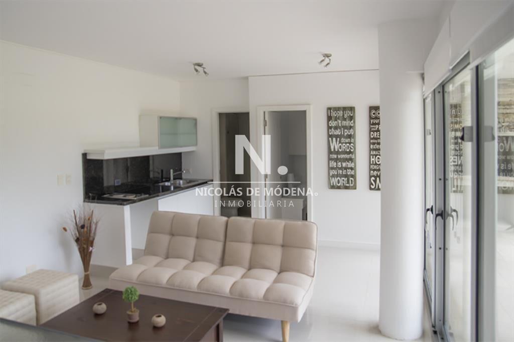 Departamento en venta en torre de categoría de 2 dormitori