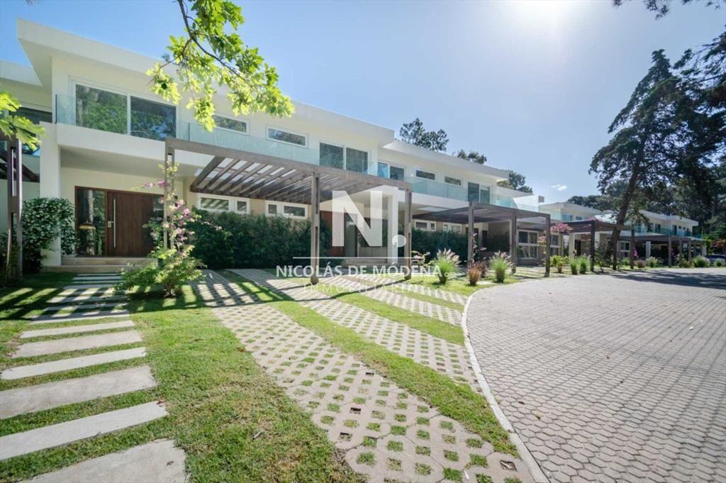 En venta apartamento en Punta Ballena de 4 en