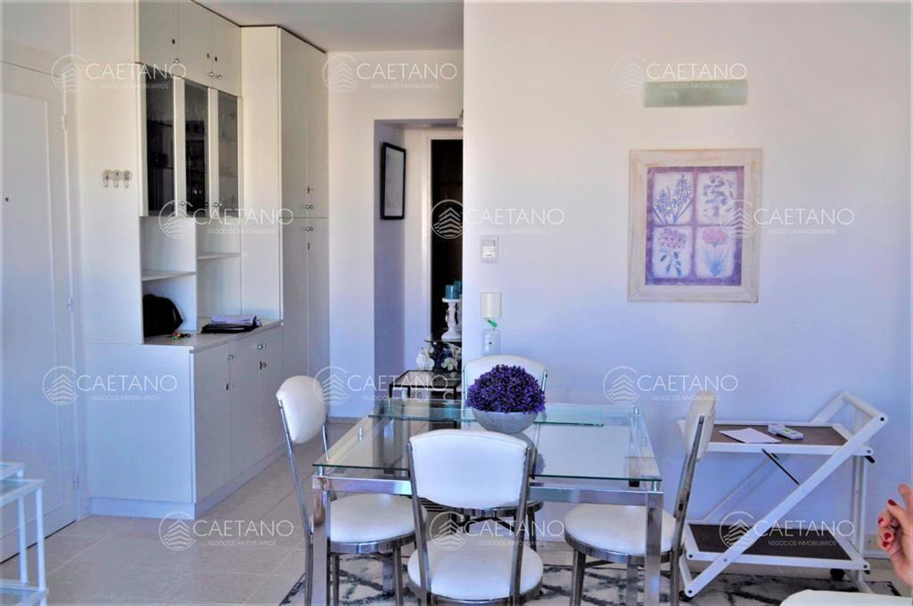 Venta apartamento 1 dormitorio frente al mar, playa mansa P