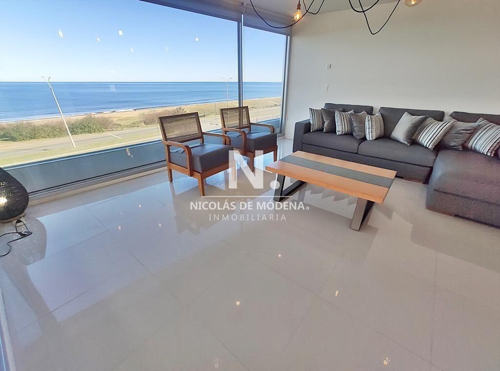 Penthouse frente al mar, categoría y