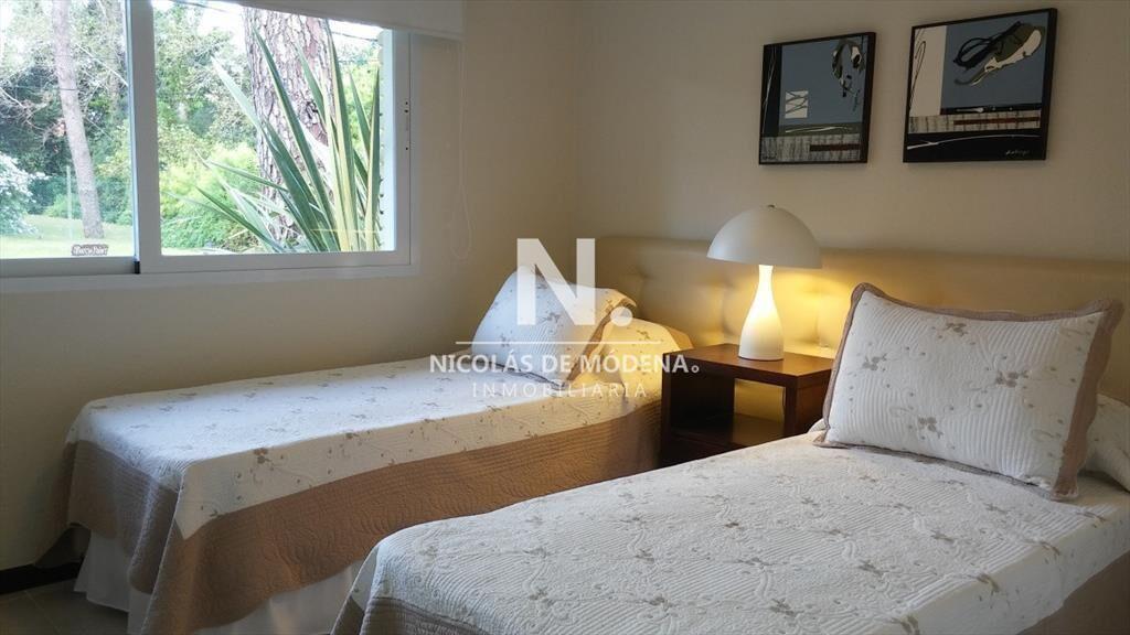 Hermosa casa de 4 dormitorios en venta en la zona de la Man