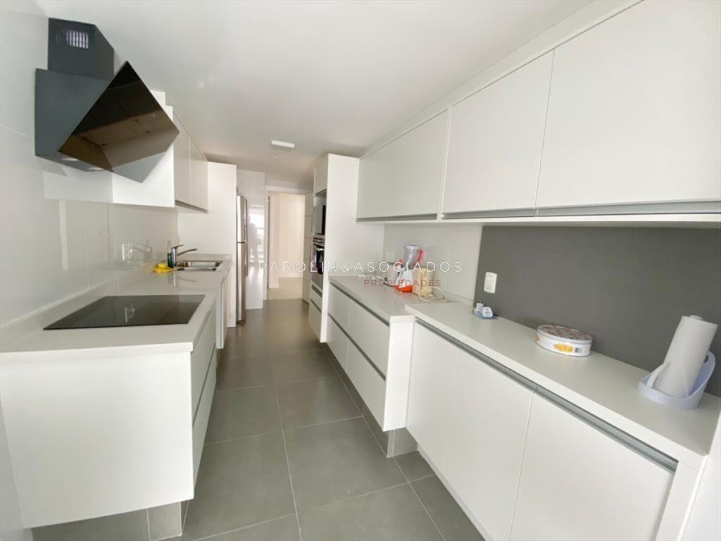 Apartamento de 3 dormitorios en venta en Miami
