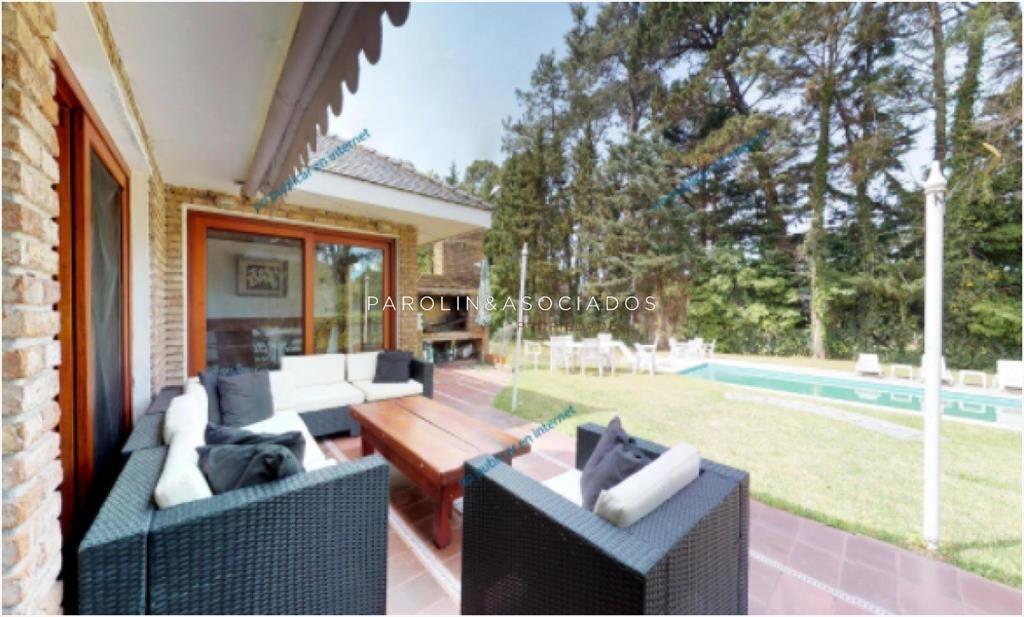 Hermosa casa en venta de 4 dormitorios en Lugano, Punta del