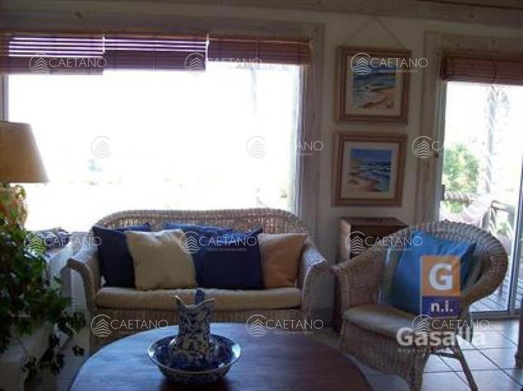 Casa en venta en El Chorro a 200 mts del mar