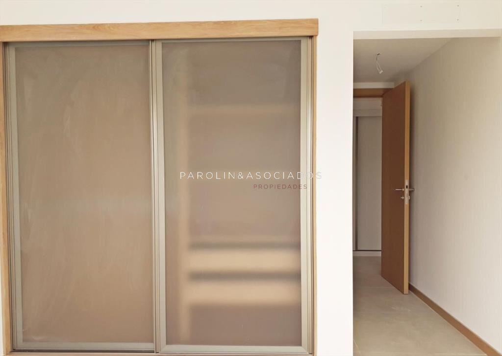 Apartamento en venta de 3 dormitorios + en Punta