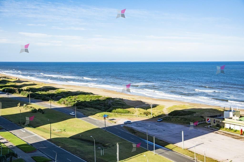 VENTA DE APARTAMENTO DE 3 DORMITORIOS EN EDIFICIO TIBURON P
