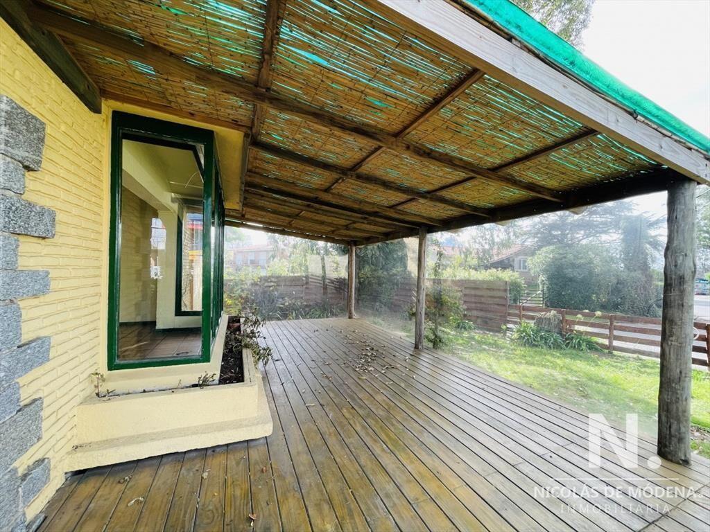 Venta de casa sólida en excelente punto comercial o para v