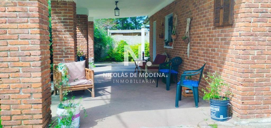 Vende casa de 4 dormitorios, con parrillero en