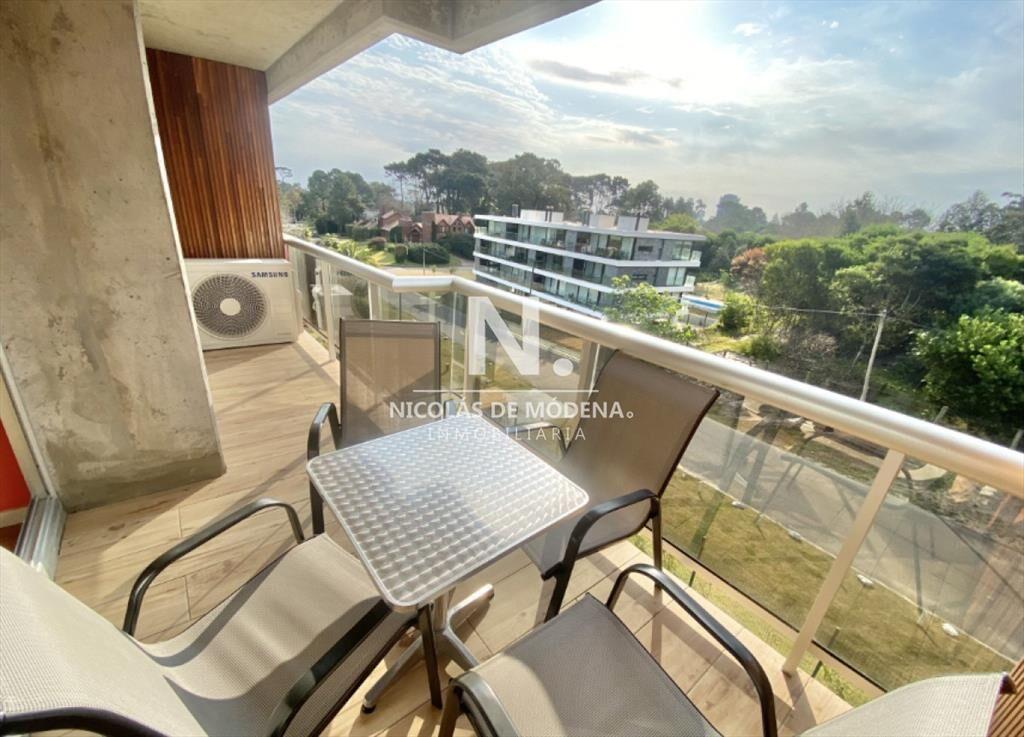 Vende apartamento de 1 dormitorio, con balcon en