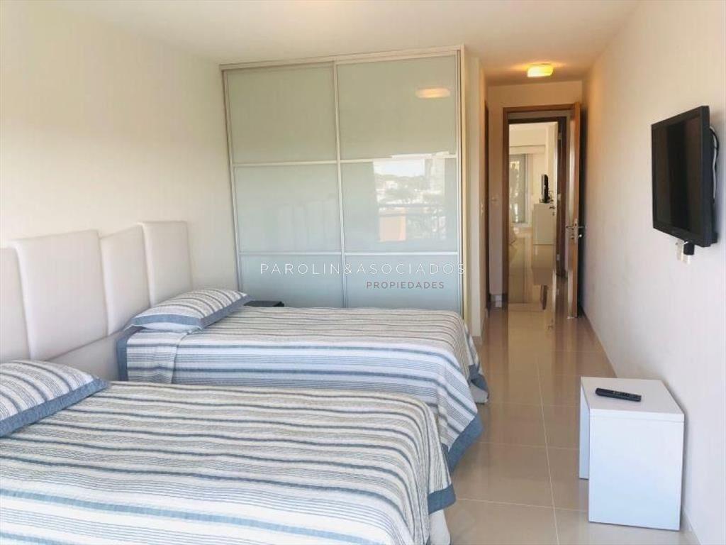 Apartamento alquiler temporario en Playa Mansa 2 dormitorio