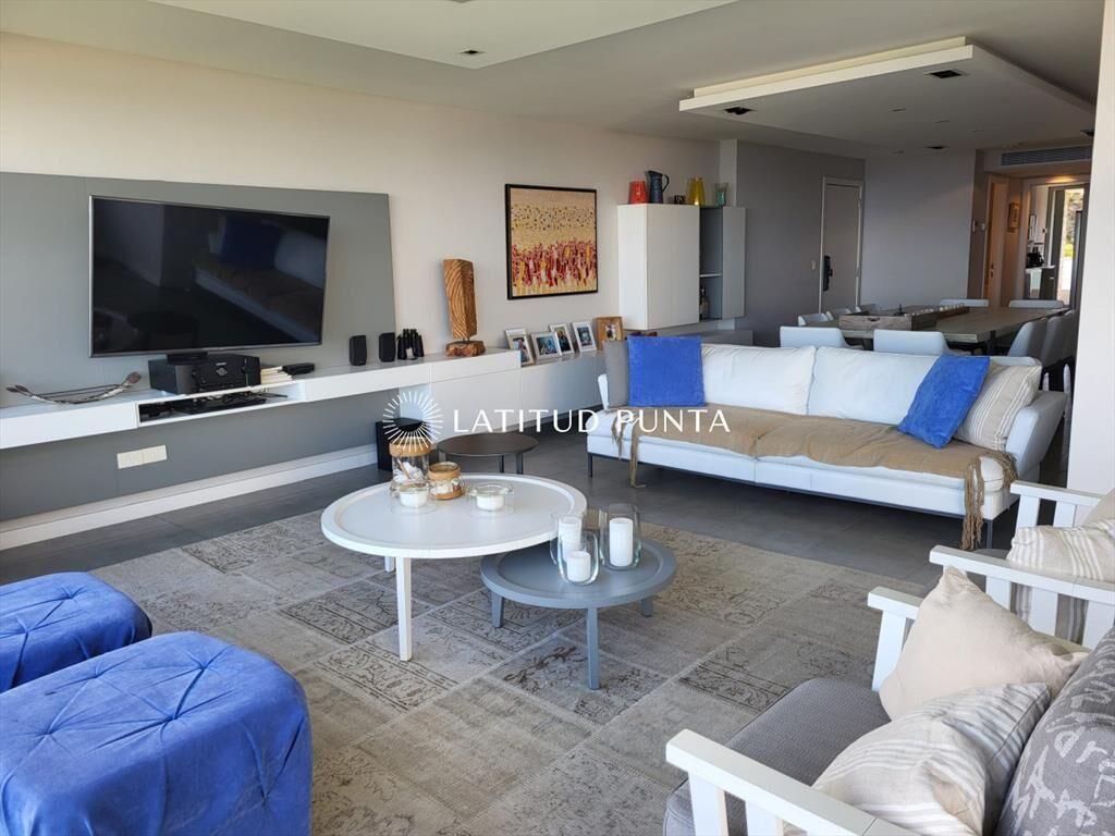 Apartamento 3 dormitorios en suite. Mansa