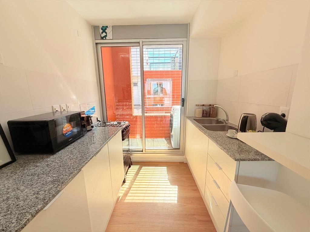 Apartamento en venta c/ cochera en Barrio Sur