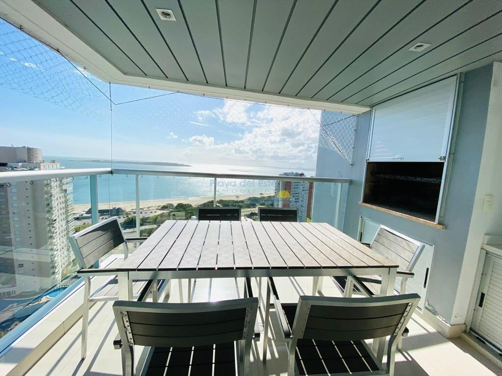 Apartamento de 2 Dormitorios en Venta en Punta ,