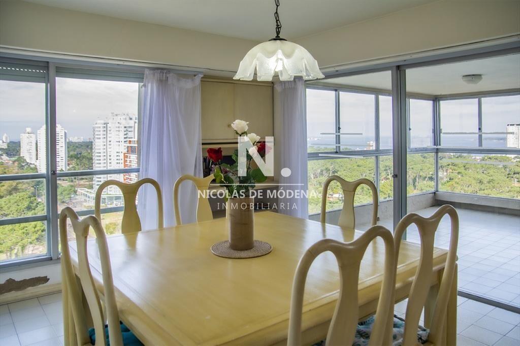 Departamento en venta de 3 dormitorios con vista
