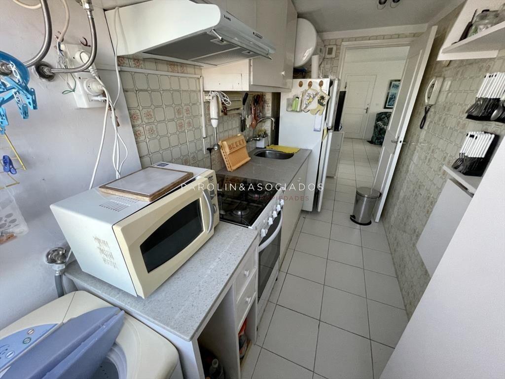 Apartamento en venta de 3 dormitorios en torre