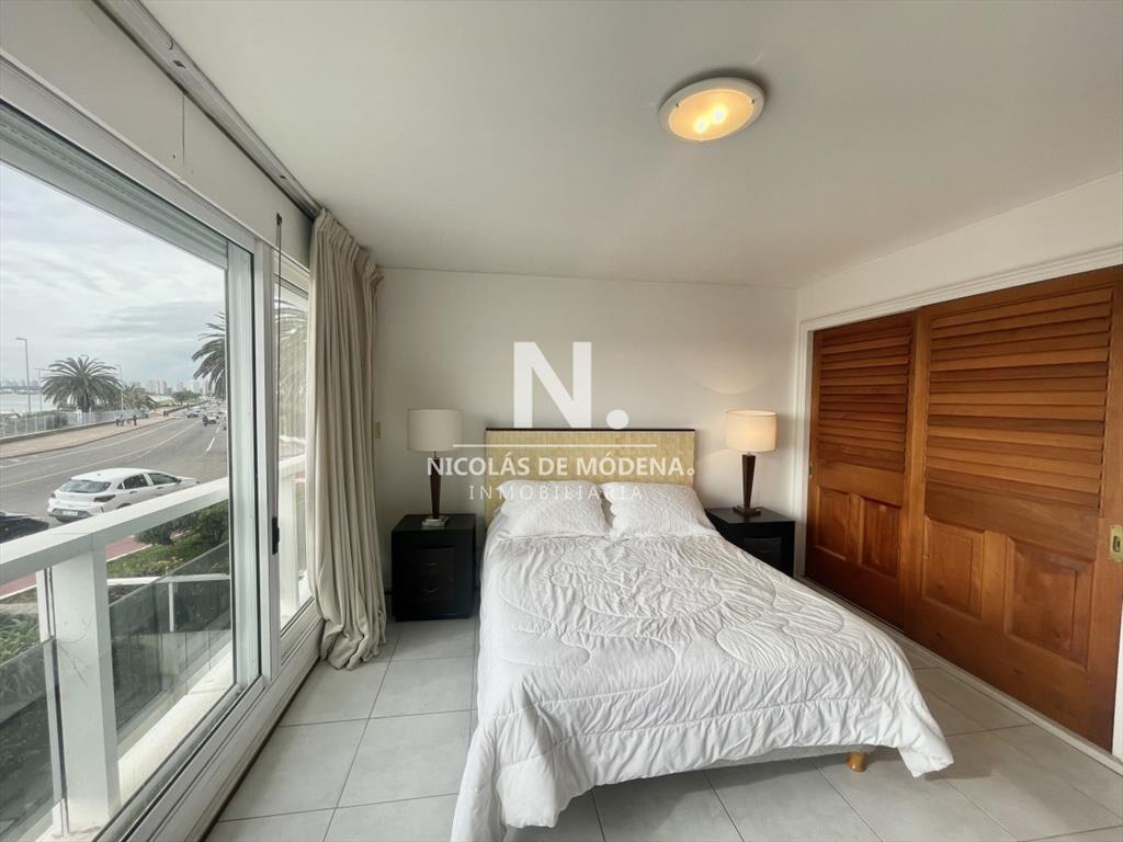 Excelente apartamento enfrente al puerto!