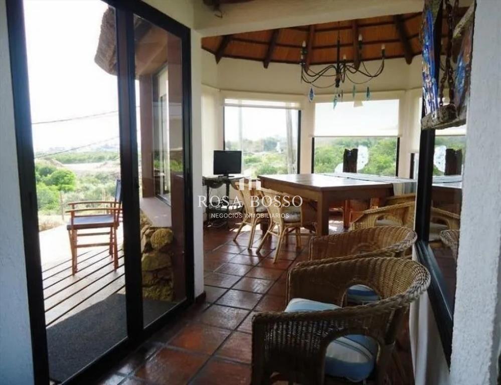 CASA A LA VENTA EN EL CHORRO.