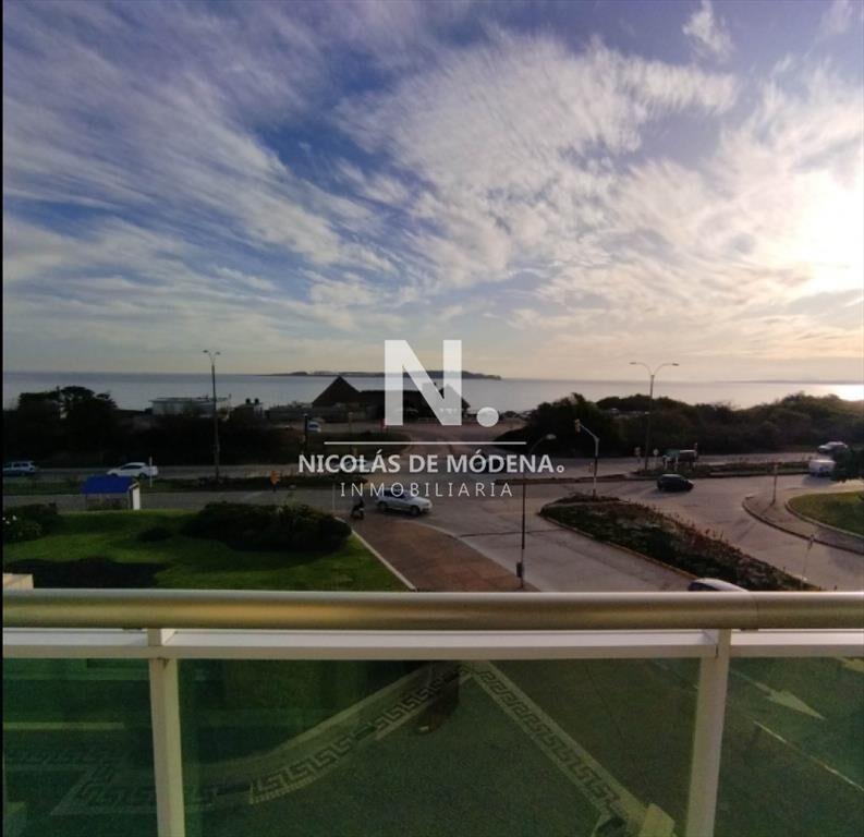 Vende apartamento con vista al mar de 3 en Mansa.