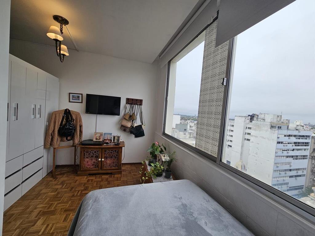 Venta de Monoambiente de 37 m². Centro (Gran ventanal haci
