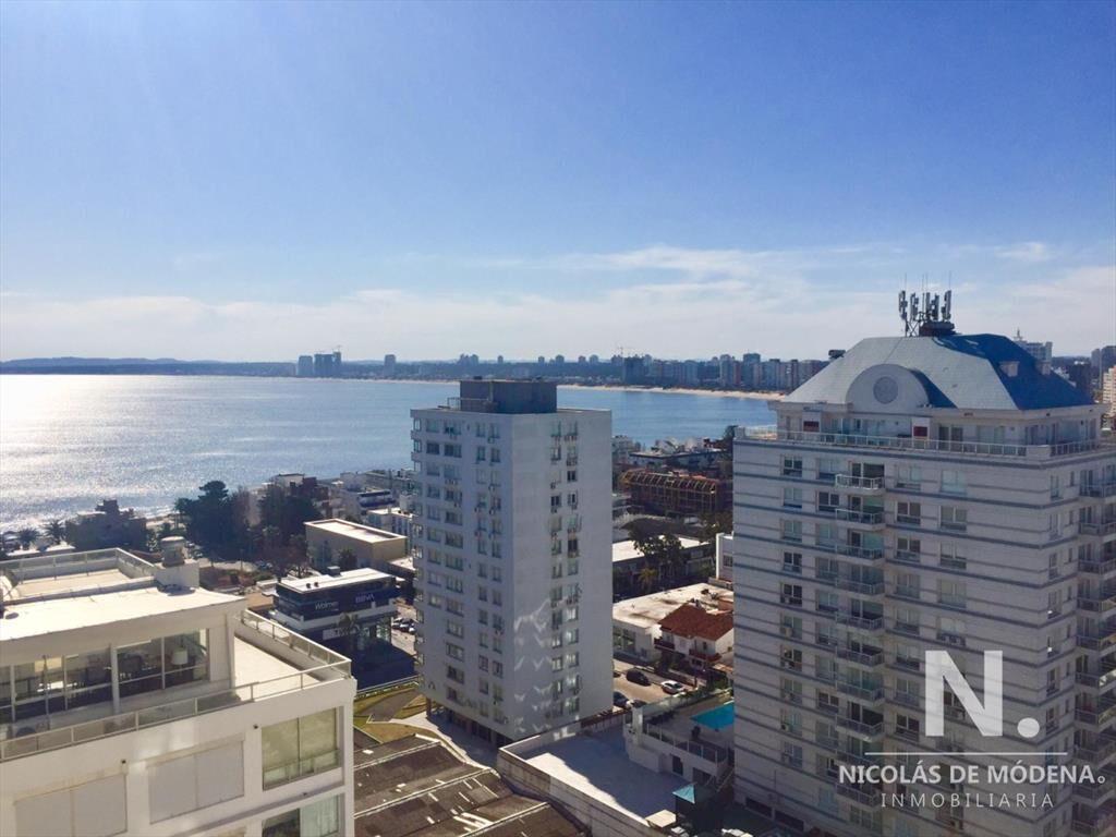 VENTA DE APARTAMENTO DE 3 DORMITORIOS EN PENINSULA PUNTA DE