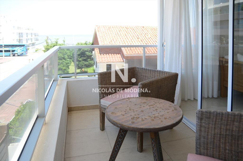 Departamento de 3 dormitorios con terraza con en