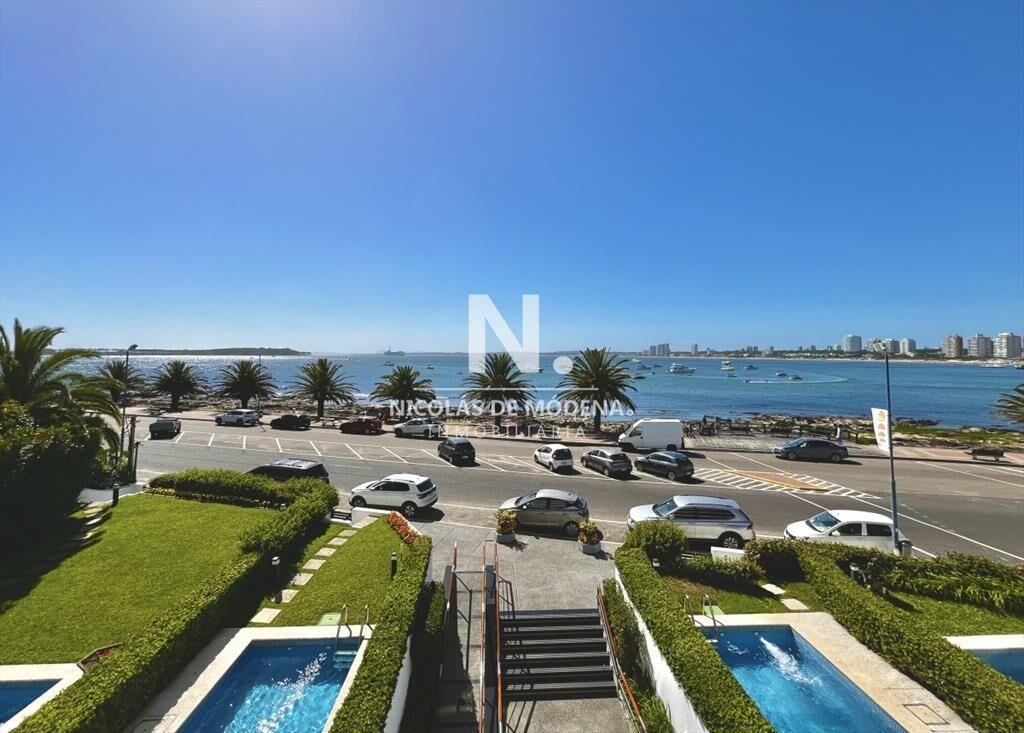 Vende Apartamento en Puerto- Punta del Este de 3