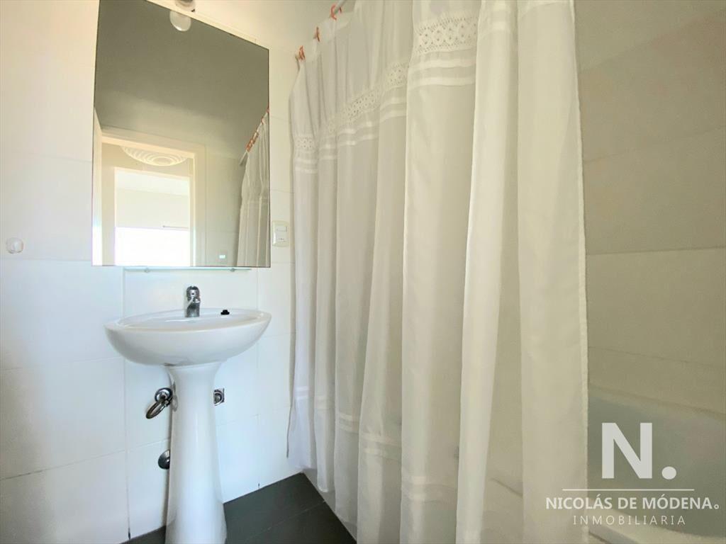 Apartamento de dos dormitorios en Manantiales - Parrillero