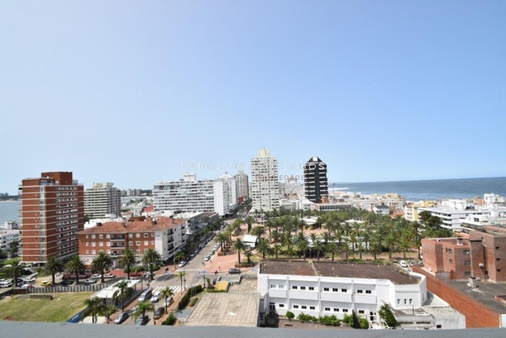 Apartamento de 2 dormitorios en venta en Punta