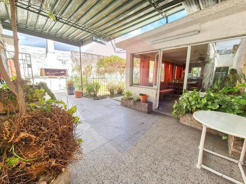 Venta casa de 2 dormitorios en Brazo Oriental.