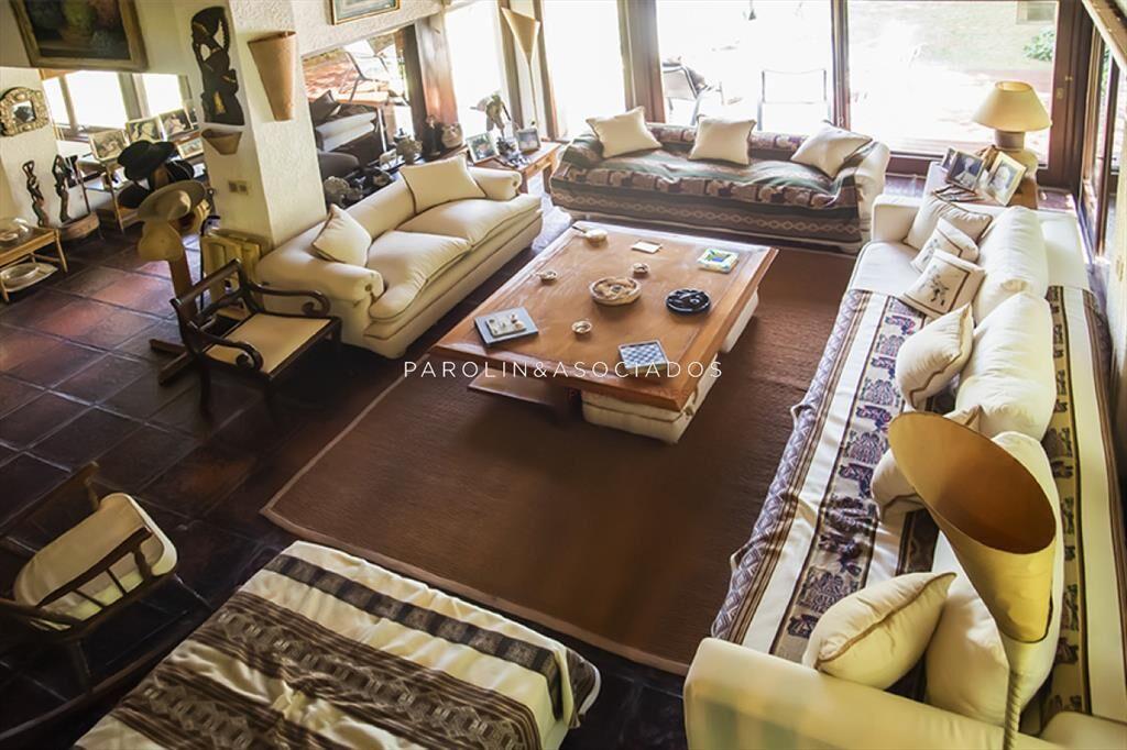 Casa de gran porte en venta en Golf, Punta del Este.