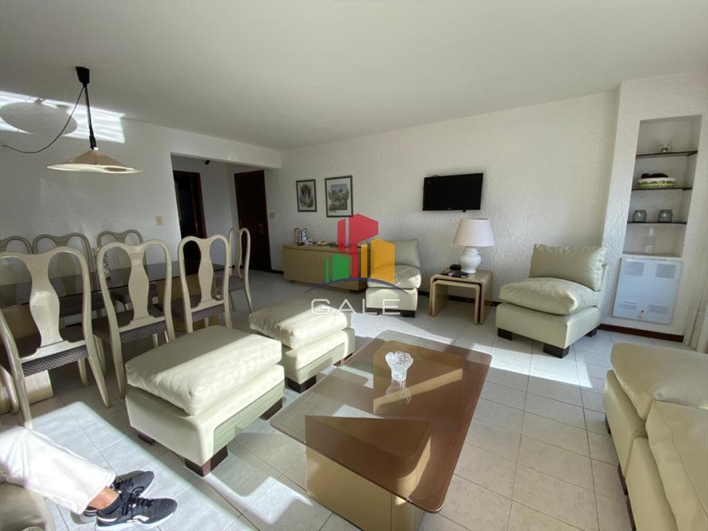 Apartamento frente al mar