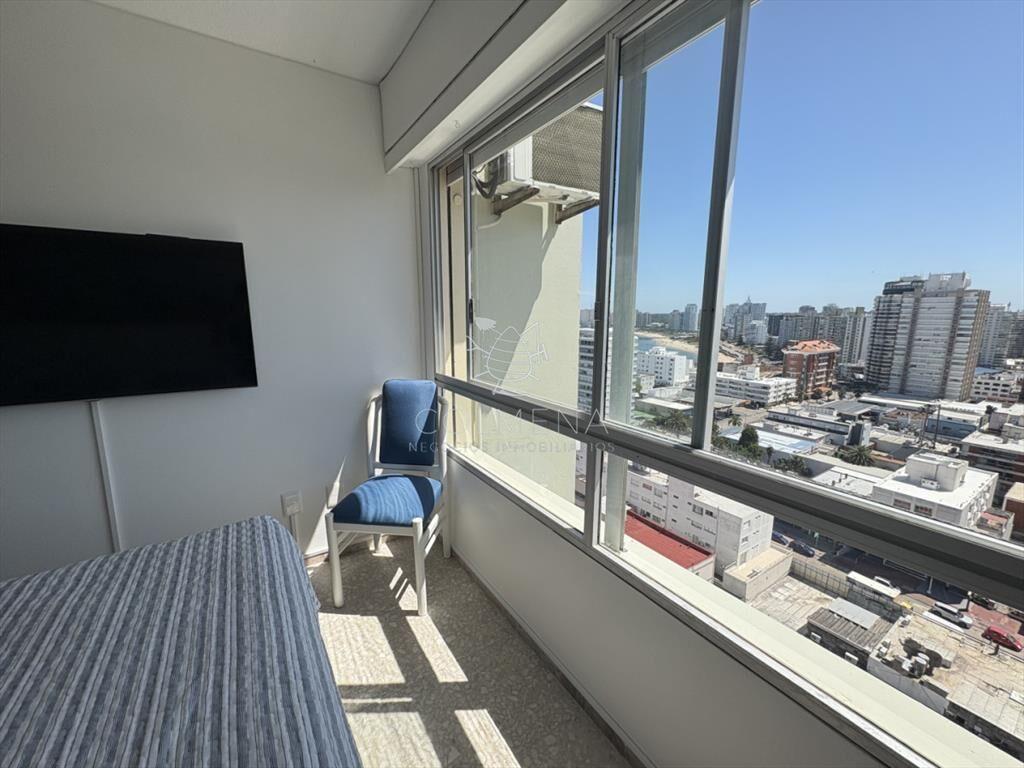 Zona centrica, peninsula, piso alto con vista