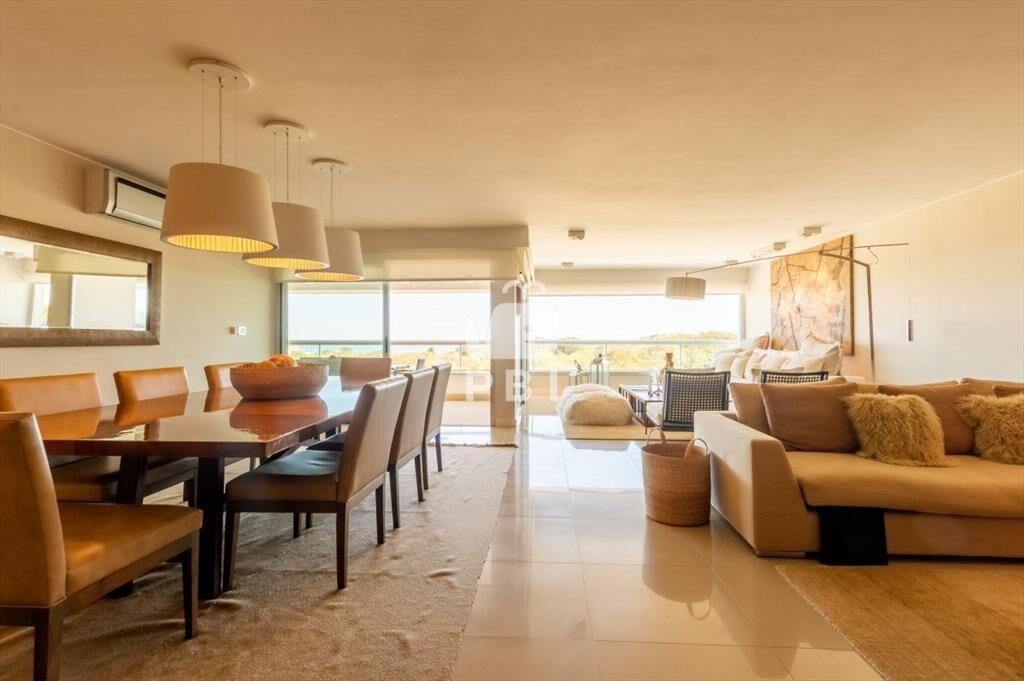 Venta departamento 3 dormitorios en Playa Brava -